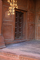 [ photo: Jawab Door and Shadows at Taj Mahal Complex, Agra, Uttar Pradesh, India, February 2010 (img 201-083) ]