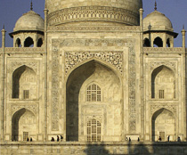 [ photo: Taj Mahal, east side closeup, Agra, Uttar Pradesh, India, February 2010 (img 201-090b) ]