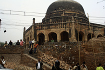 [ photo: Mausoleum, Mehrauli, New Delhi, NCT Delhi, India, February 2010 (img 185-041) ]