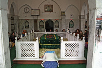 [ photo: Dargah of Hazrat Bibi Fatima Sam, the Lion of Delhi, New Delhi, NCT Delhi, India, February 2010 (img 186-059) ]