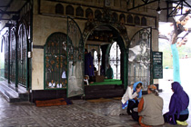 [ photo: Dargah Baba Matka Pir Kalandari, New Delhi, NCT Delhi, India, February 2010 (img 186-080) ]