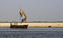[ photo: Kashi, Karnataka Ghat, Ganga Sailboat, Varanasi, Uttar Pradesh, India, February 2010 (img 198-033a) ]