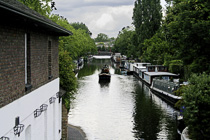 [ photo: Canal Boats on Grand Union Canal, near Little Venice, London, England UK, June 2008 (img 156-042) ]