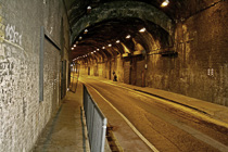 [ photo: Tunnel Under London Bridge Viaduct, London, England, UK, May 2006 (img 112-091) ]